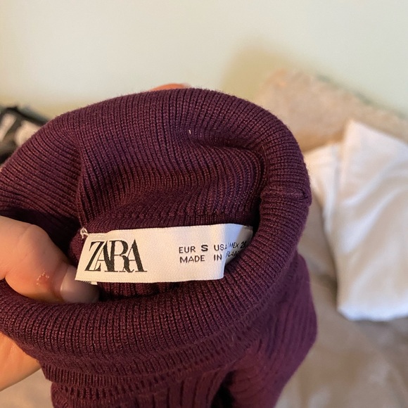 Zara Turtleneck - Picture 3 of 4